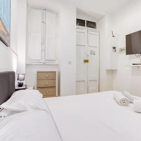 Apartman Cozy With Private Backyard In By 360 Estates *