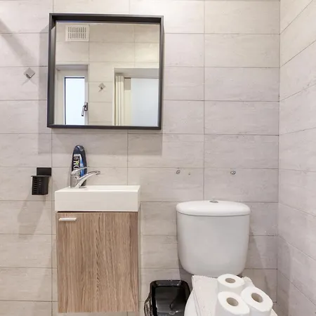 Cozy With Private Backyard In By 360 Estates Floriana