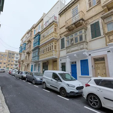 Cozy With Private Backyard In By 360 Estates Floriana