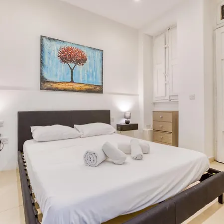 Cozy With Private Backyard In By 360 Estates * Floriana