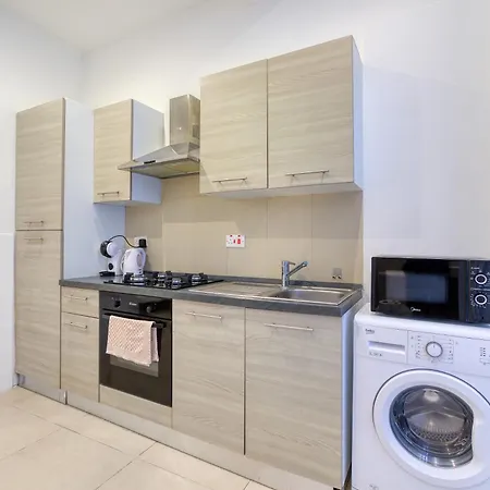 Cozy With Private Backyard In By 360 Estates Apartman *