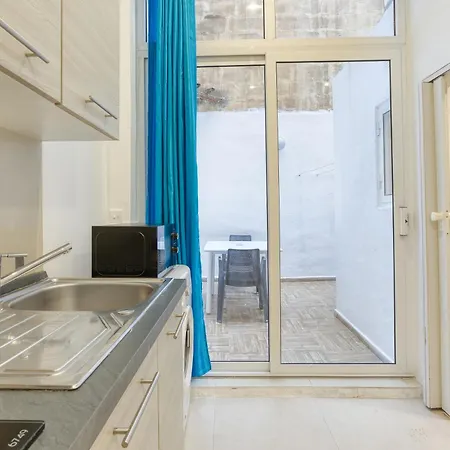 Cozy With Private Backyard In By 360 Estates Apartment