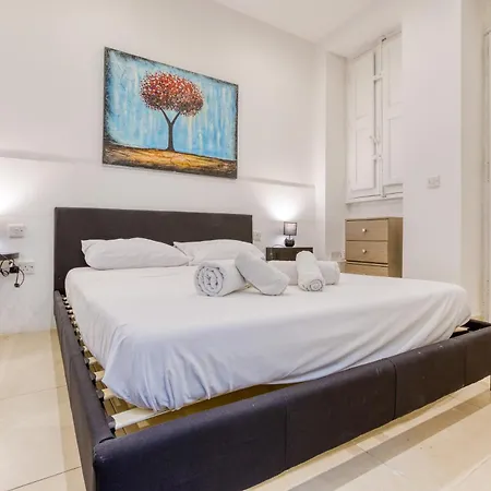 Apartment Cozy With Private Backyard In By 360 Estates