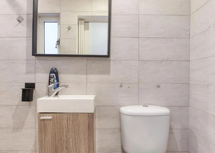 Cozy With Private Backyard In By 360 Estates Il-Furjana