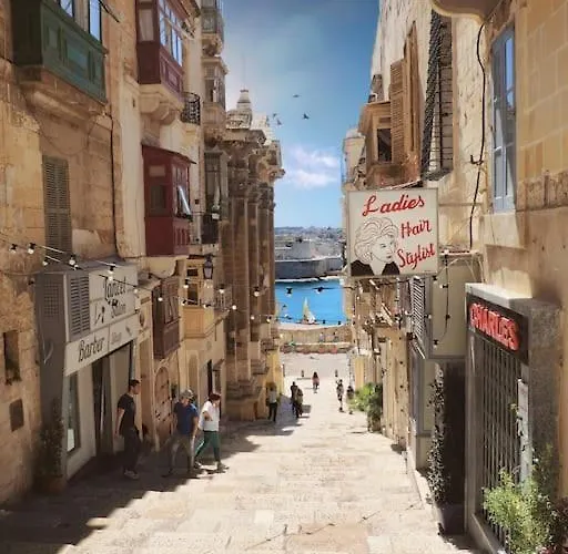 Cozy With Private Backyard In By 360 Estates * Il-Furjana