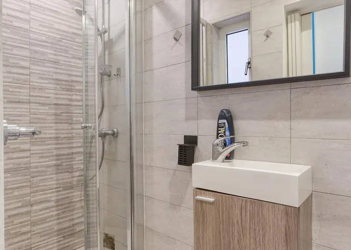 Cozy With Private Backyard In By 360 Estates Appartement *