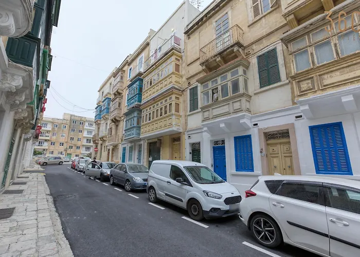 Cozy With Private Backyard In By 360 Estates Il-Furjana